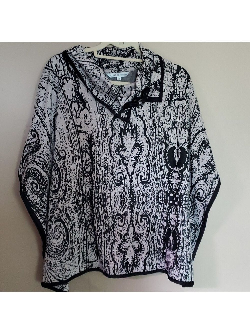 Cleo size large/xlarge sweater